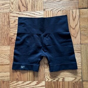 SET Active seamless shorts - size M. Like new.